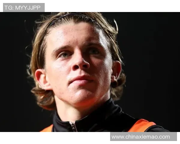 足球明星风采展现男神魅力的精彩瞬间与背后的故事 足球明星风采展现男神魅力的精彩瞬间与背后的故事